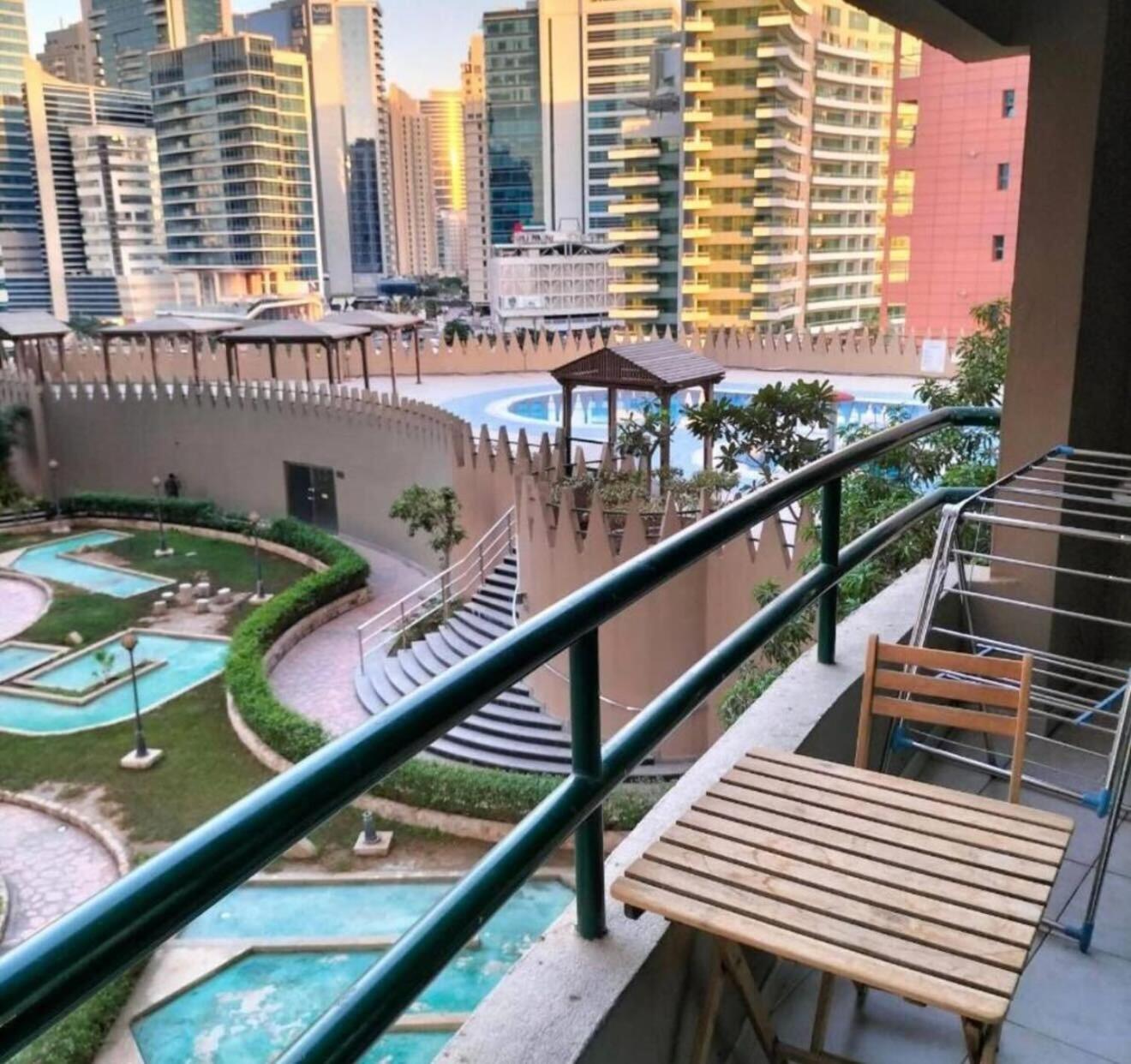 The Junction Partition In Barsha Heights Homestay *
